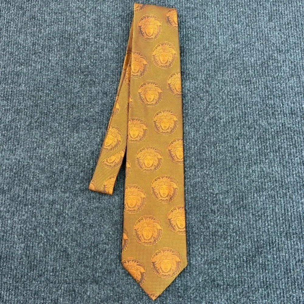 GIANNI VERSACE Vintage Gold Blue Silk Tie‎ Medusa Head Medallion Print 58 X 3.5